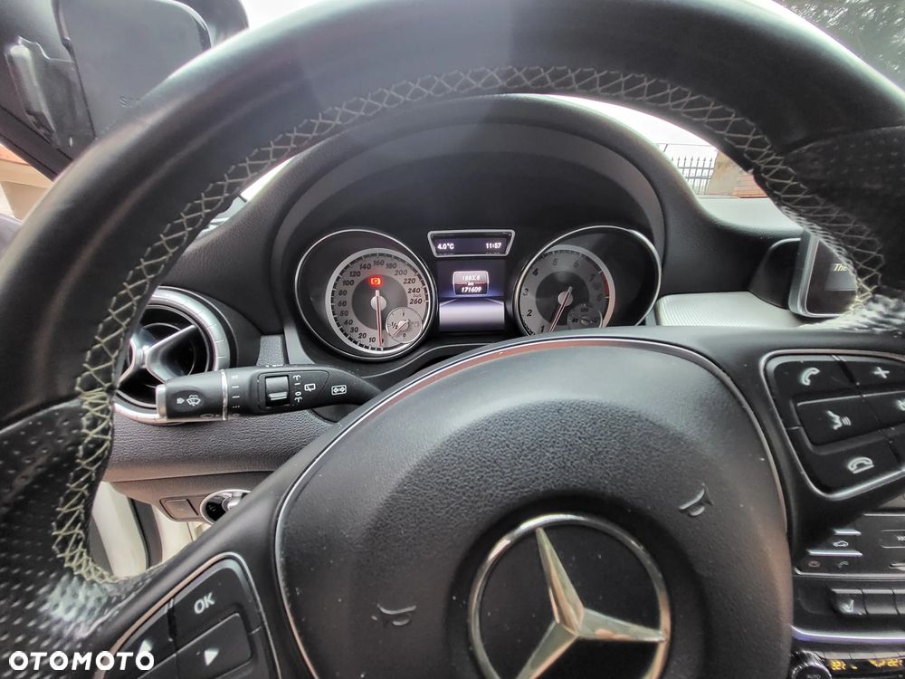 Mercedes-Benz CLA 200 - 25