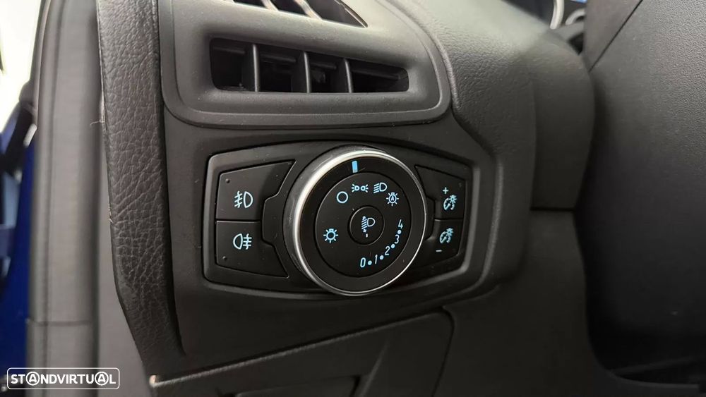 Ford Focus SW 1.0 EcoBoost ST-Line - 25