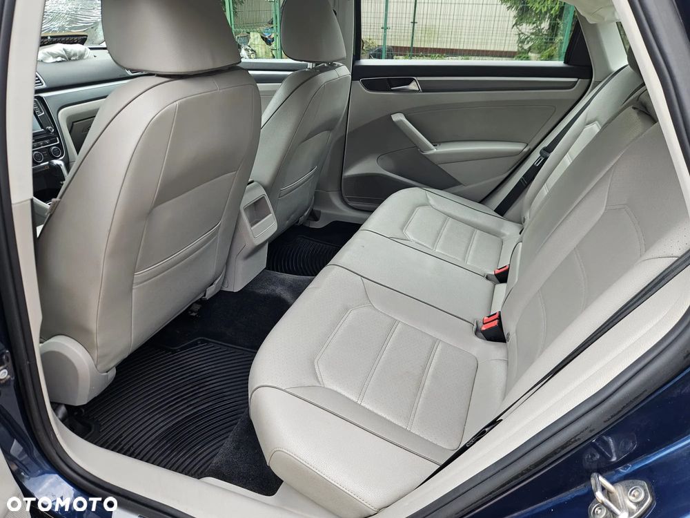 Volkswagen Passat 2.0 TSI Elegance DSG - 12