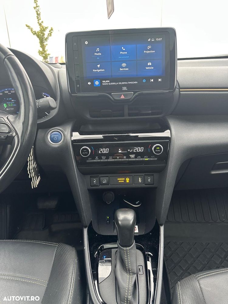 Toyota Yaris Cross 1.5 VVT-i HSD 4x4 Exclusive Elegant - 18