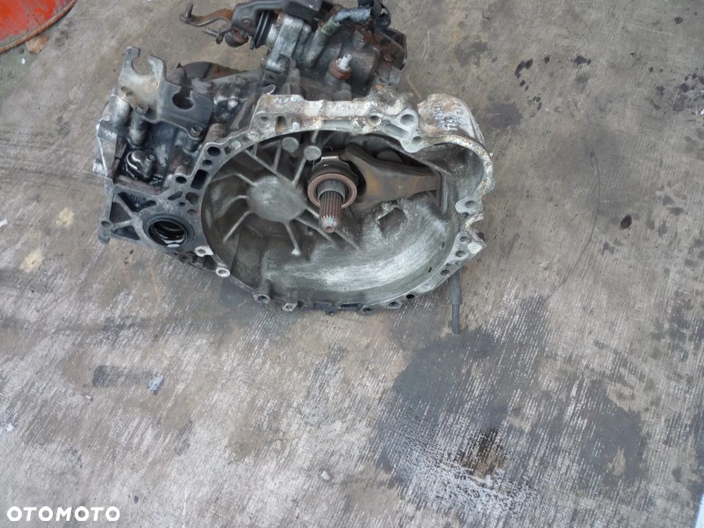 TOYOTA AVENSIS T25 2.0 D4D SKRZYNIA BIEGÓW 5PK - 2