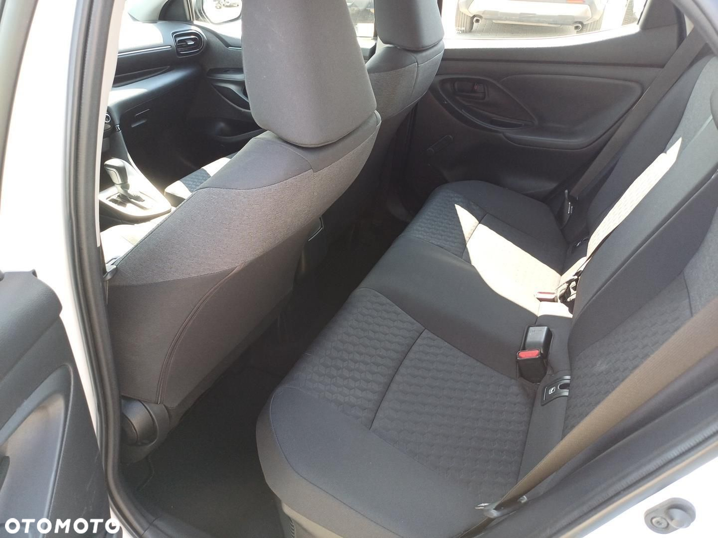 Toyota Yaris - 10