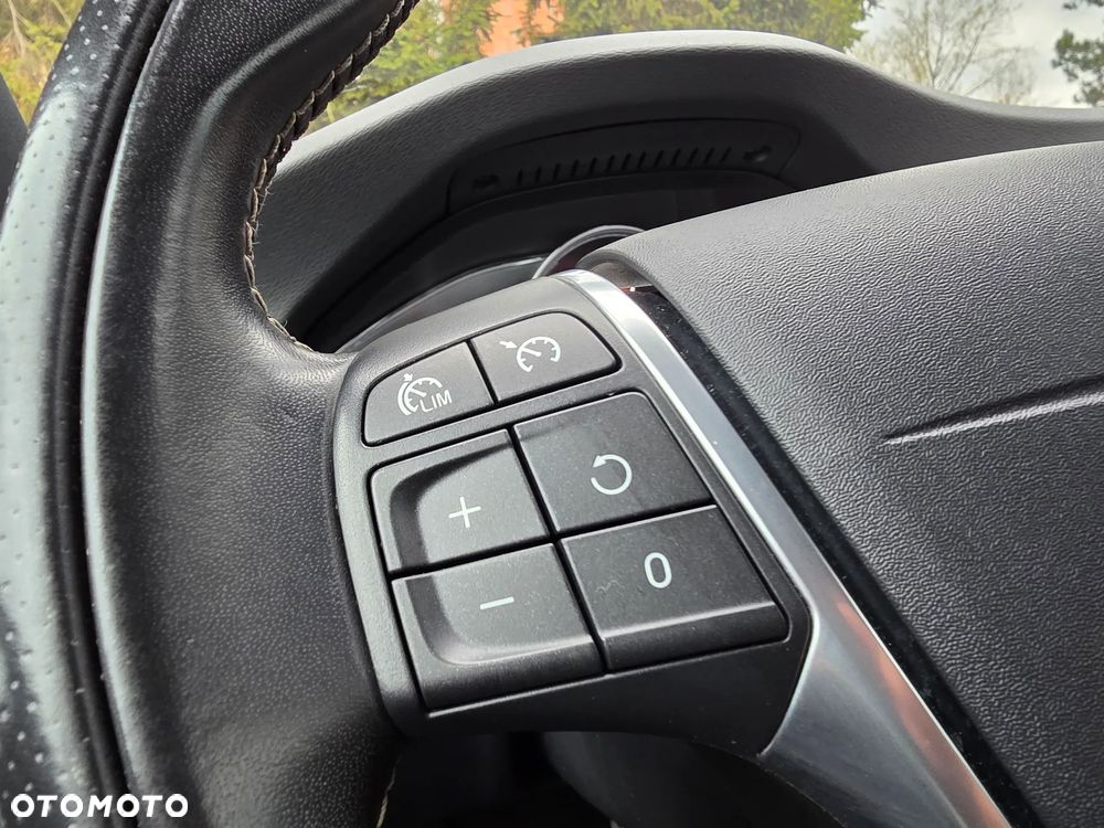 Volvo V60 T4 Geartronic R-Design - 23