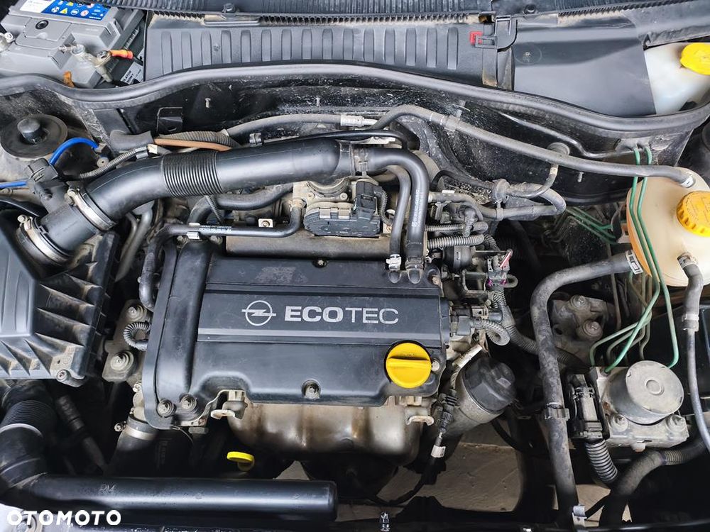 Opel Corsa 1.2 16V Edition - 10