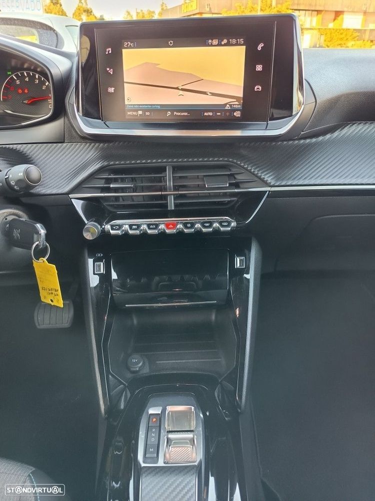 Peugeot 2008 1.2 PureTech Allure EAT8 - 21