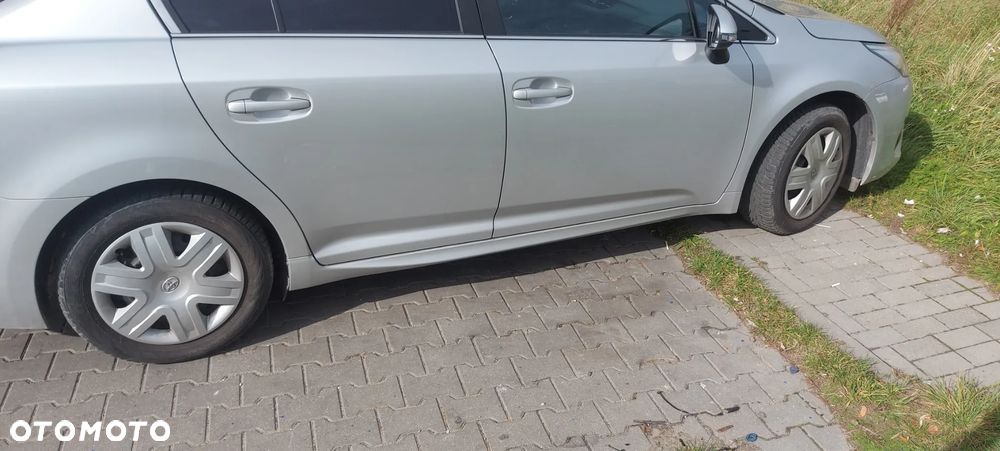 Toyota Avensis 1.8 Premium - 33