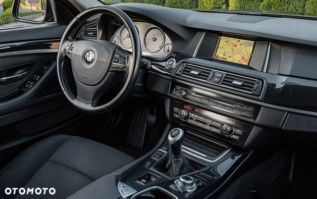 BMW Seria 5 525d - 17