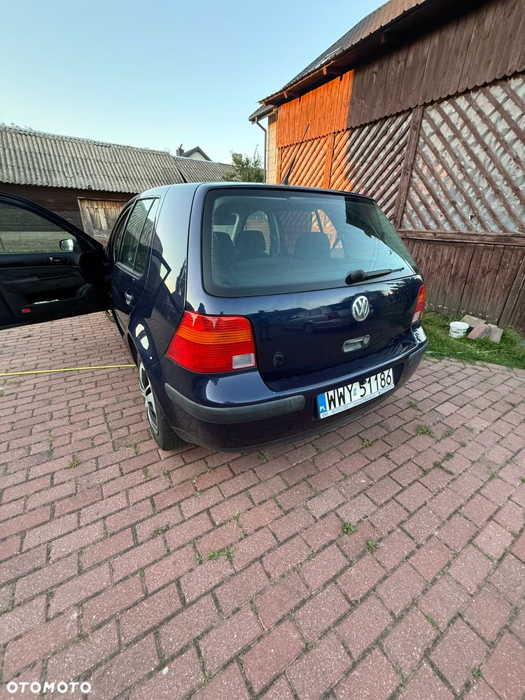 Volkswagen Golf 1.6 Basis - 4