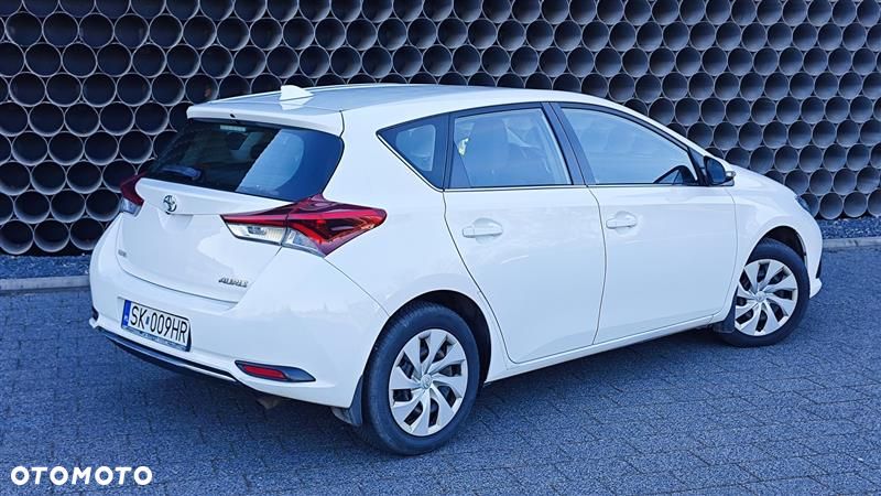 Toyota Auris - 4