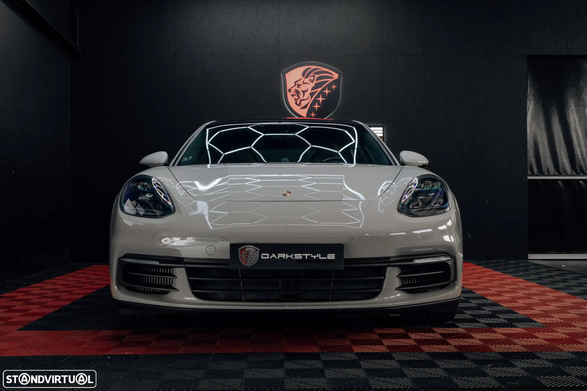 Porsche Panamera 4 E-Hybrid - 4