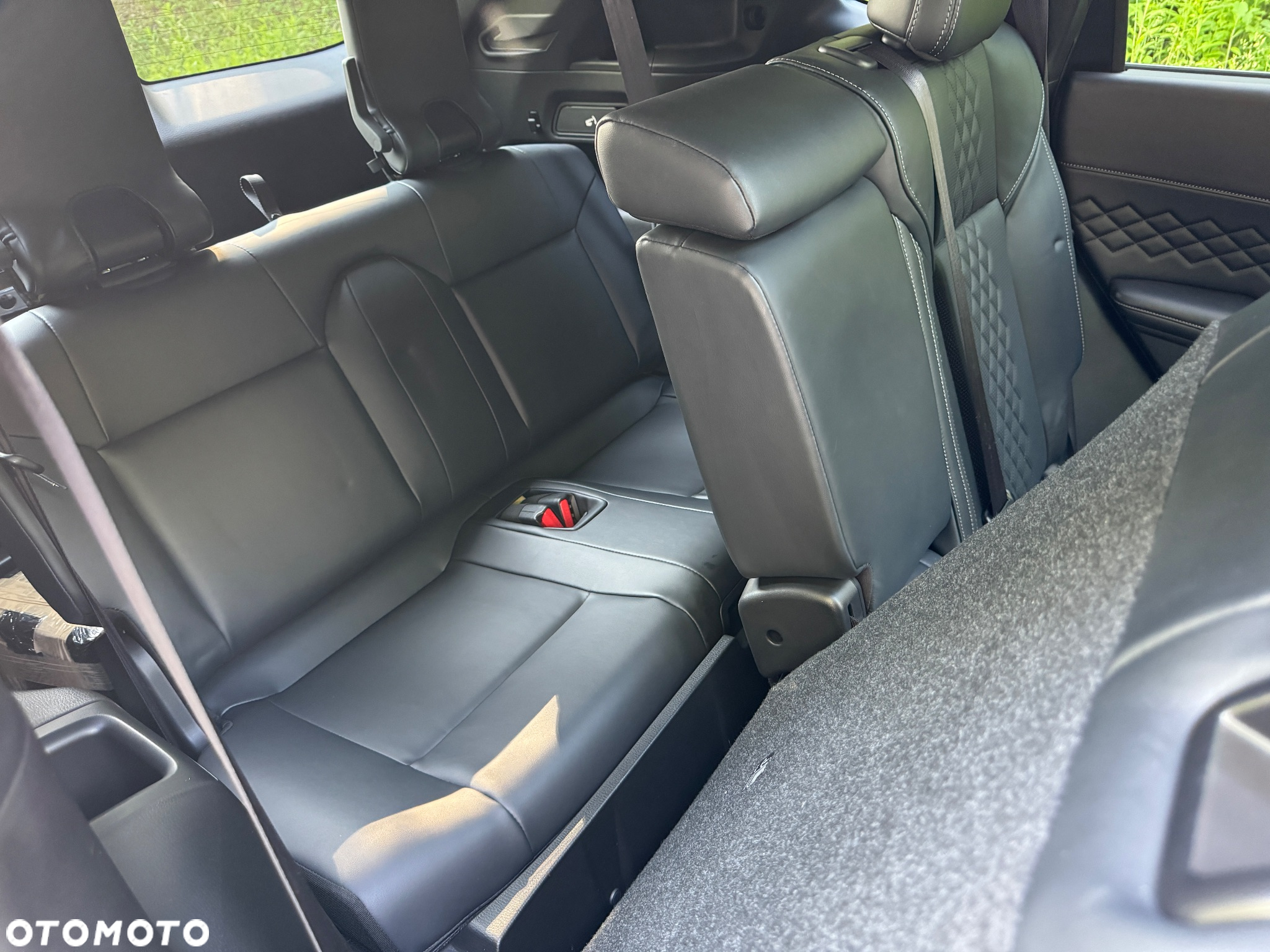 Mitsubishi Outlander 2.4 4WD Plug-In Hybrid - 27