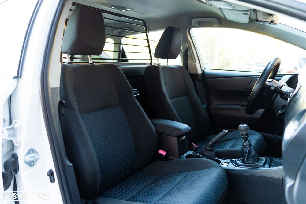 Toyota Auris 1.4 D-4D - 17