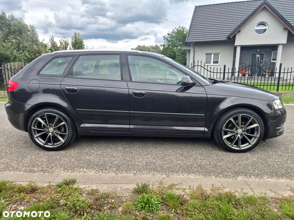 Audi A3 Sportback 1.6 TDI DPF Ambiente - 11