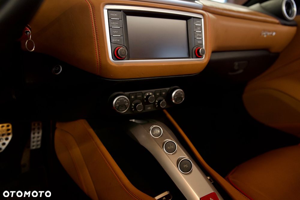 Ferrari California T - 21