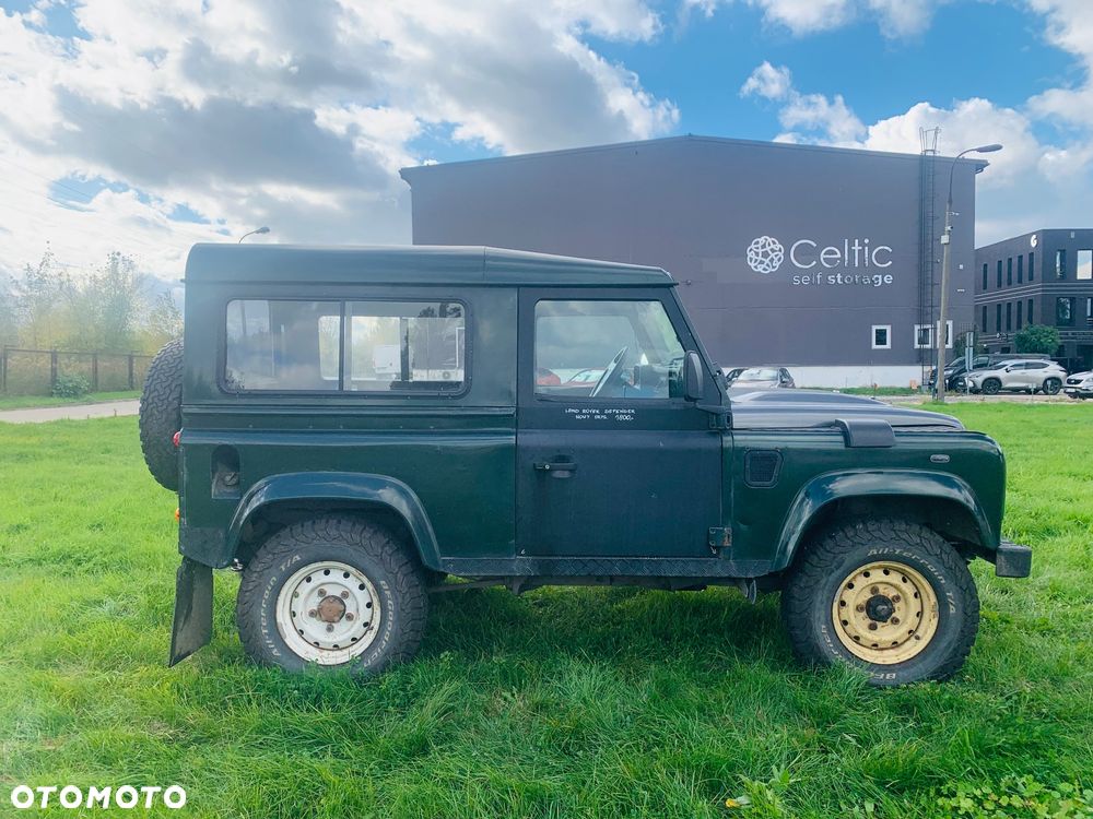 Land Rover Defender - 4