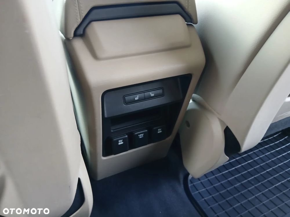 Land Rover Discovery Sport 2.0 TD4 HSE Luxury - 27