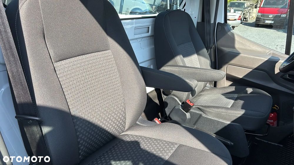 Ford Transit - 18