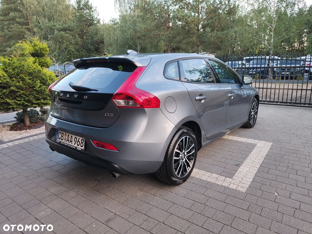 Volvo V40 D3 Momentum - 4