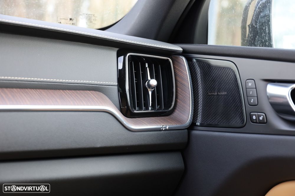 Volvo XC 60 2.0 T8 PHEV Inscription AWD - 24