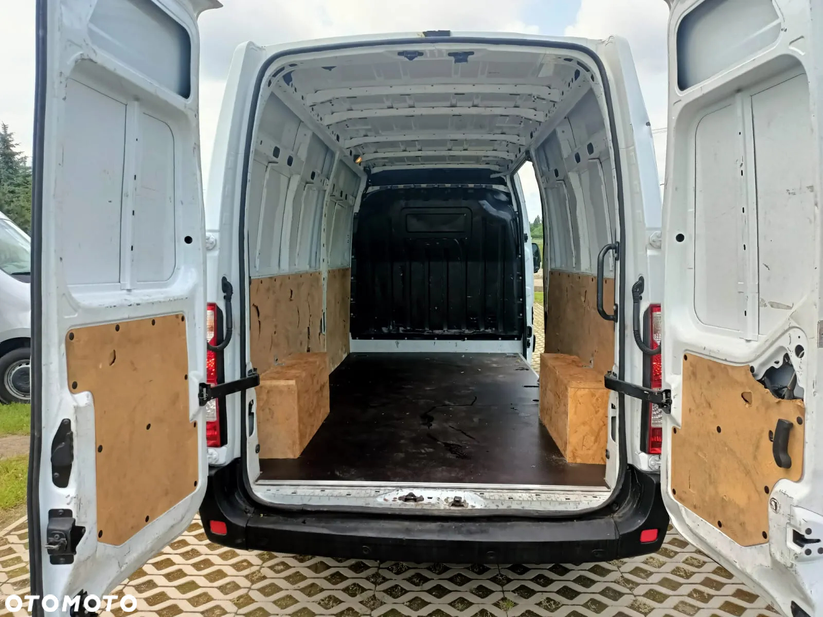 Nissan NV400 - 18