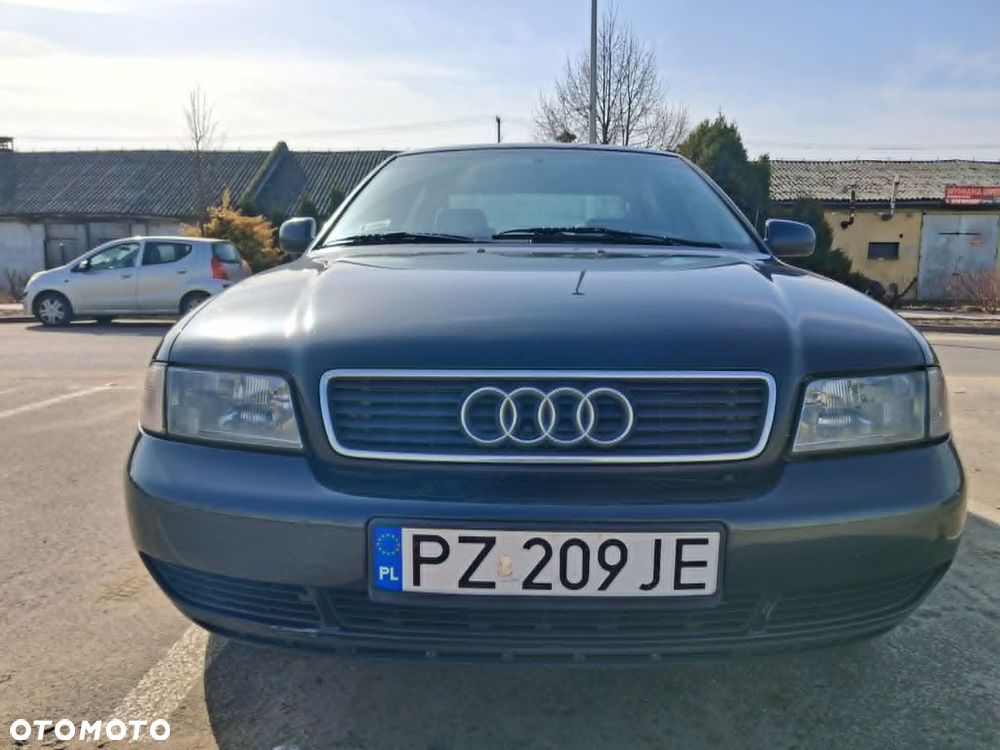Audi A4 Limousine - 10