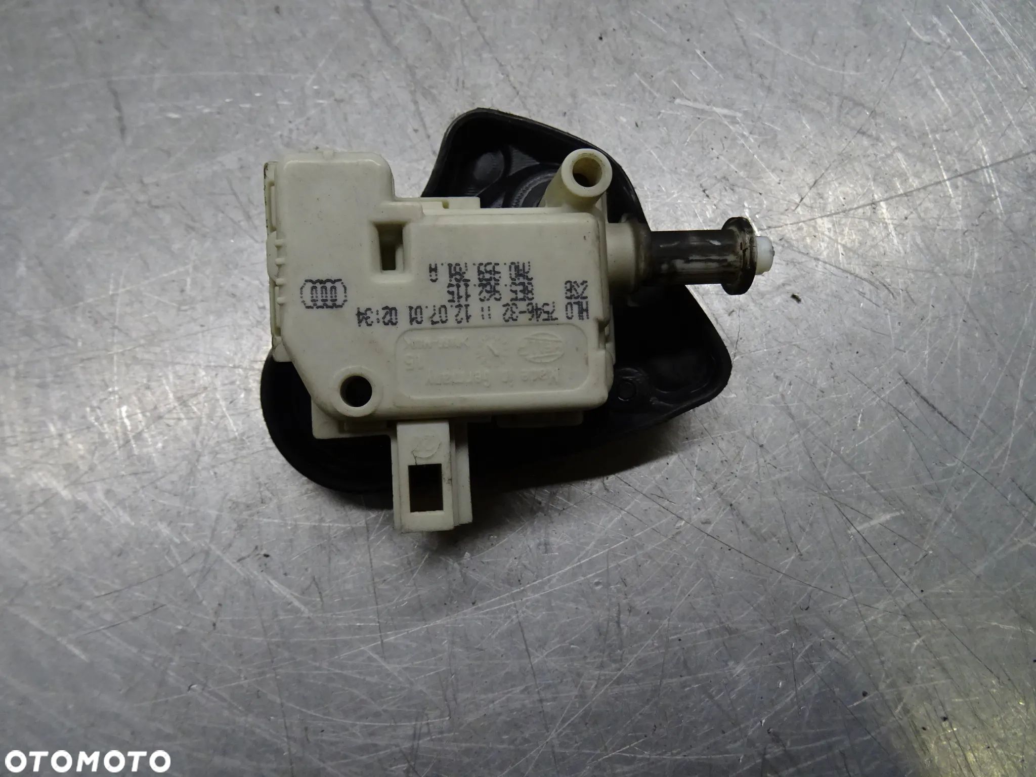 AUDI A4 B6 1.9TDI SIŁOWNIK KLAPY TYŁ TYLNEJ 8E596115 - 1