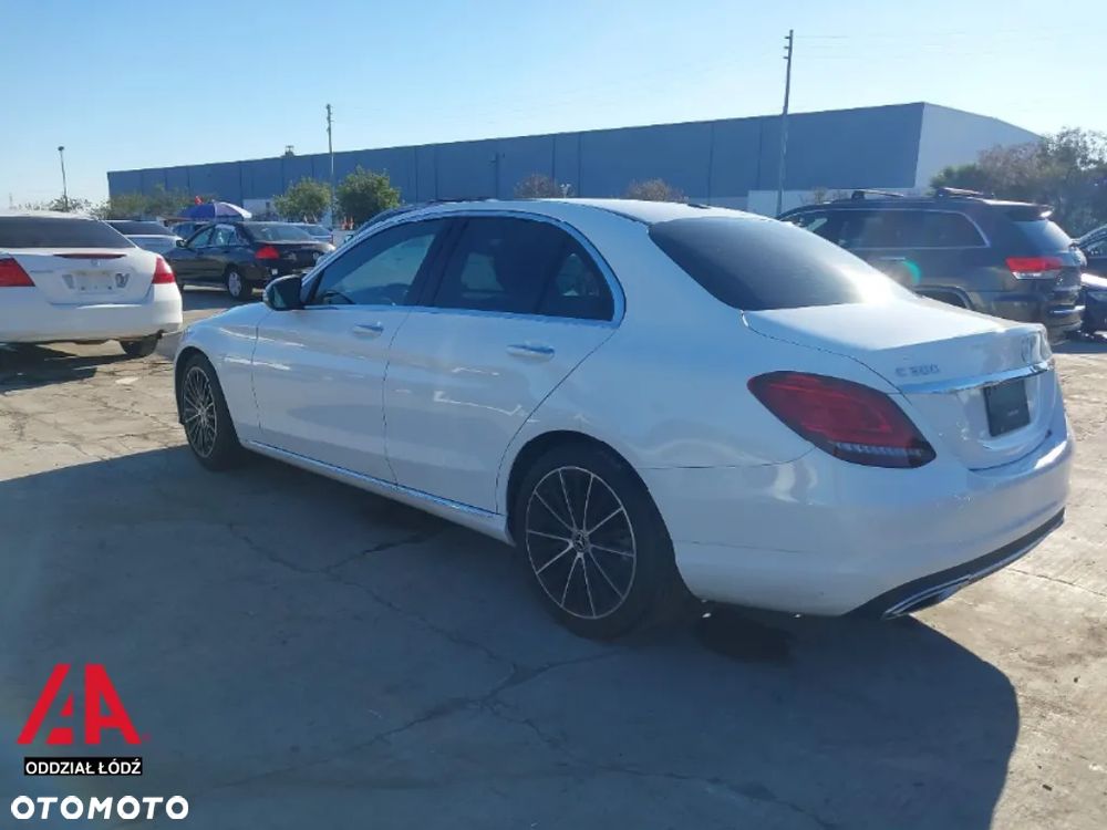 Mercedes-Benz Klasa C 300 9G-TRONIC - 7