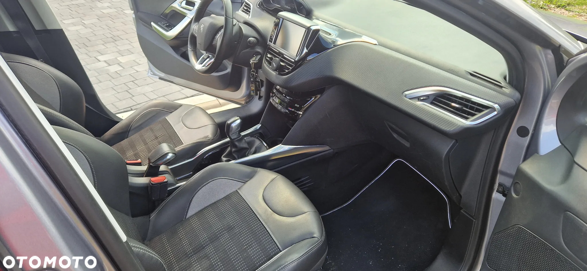 Peugeot 2008 120 VTI Allure - 16
