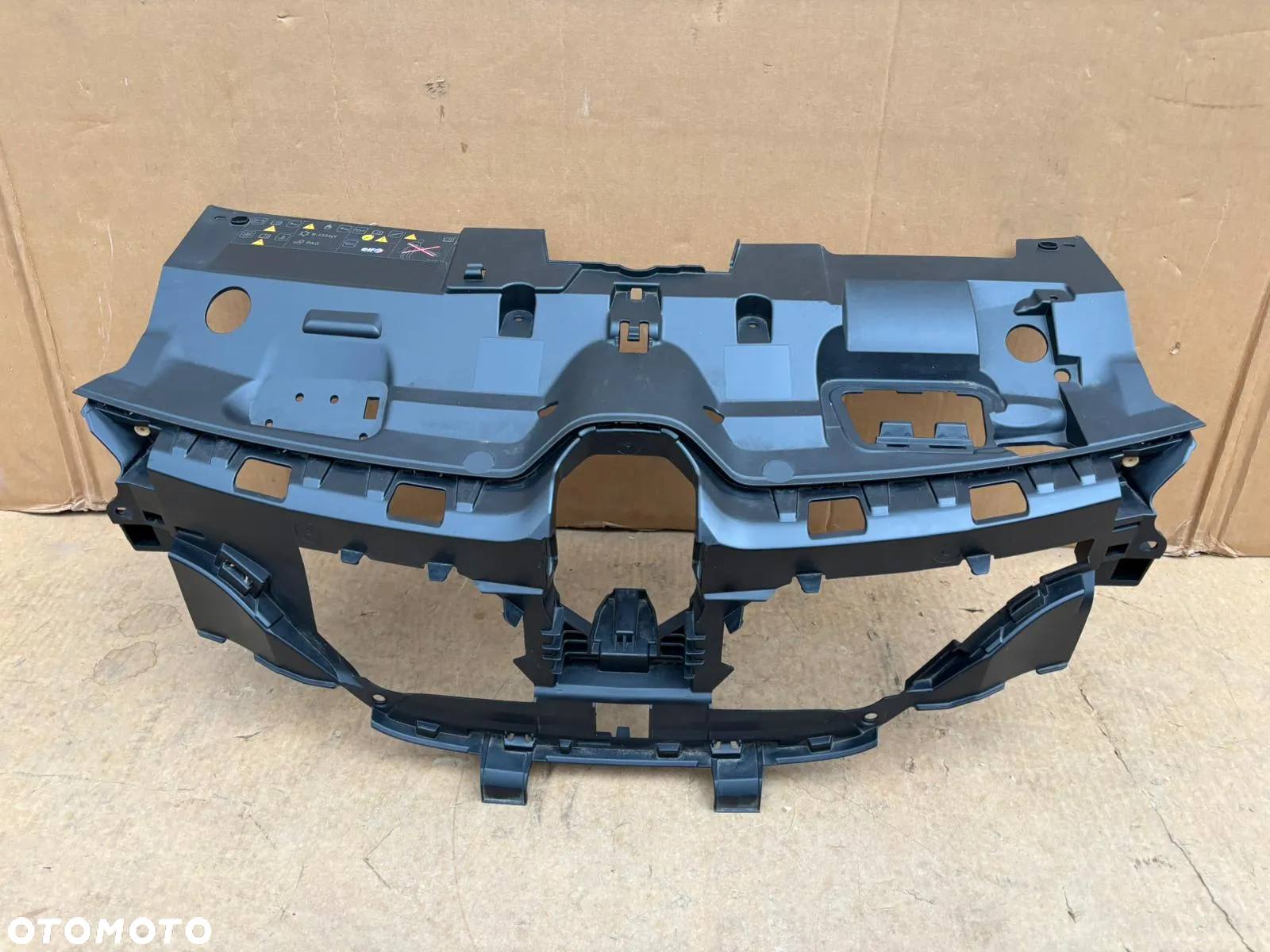 Wzmocnienie Grilla Zderzaka Podstawa Atrapa Renault Megane IV 620367378R - 2