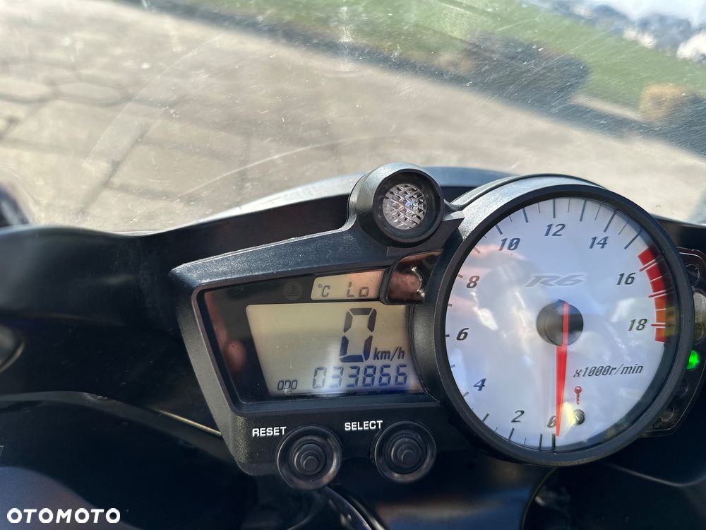 Yamaha R6 - 8