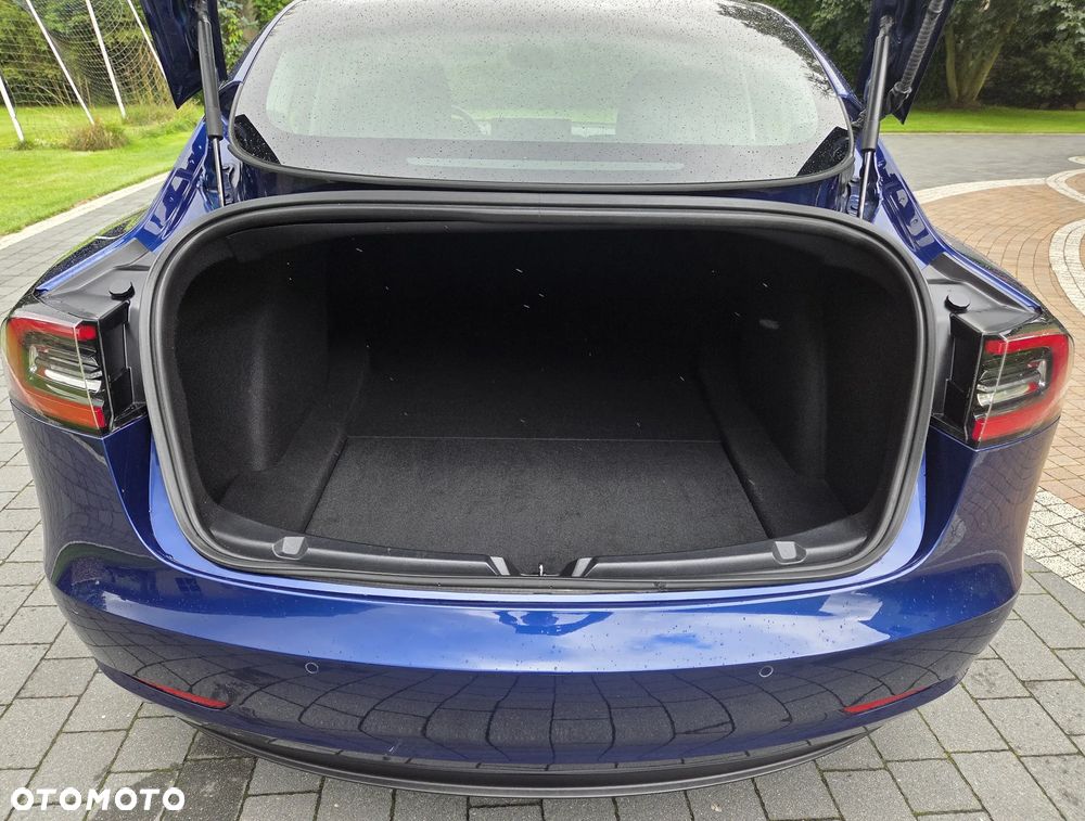 Tesla Model 3 Langstreckenbatterie Allradantrieb Dual Motor - 16