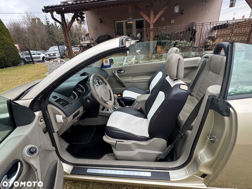 Renault Megane 2.0 Luxe Privilege - 27