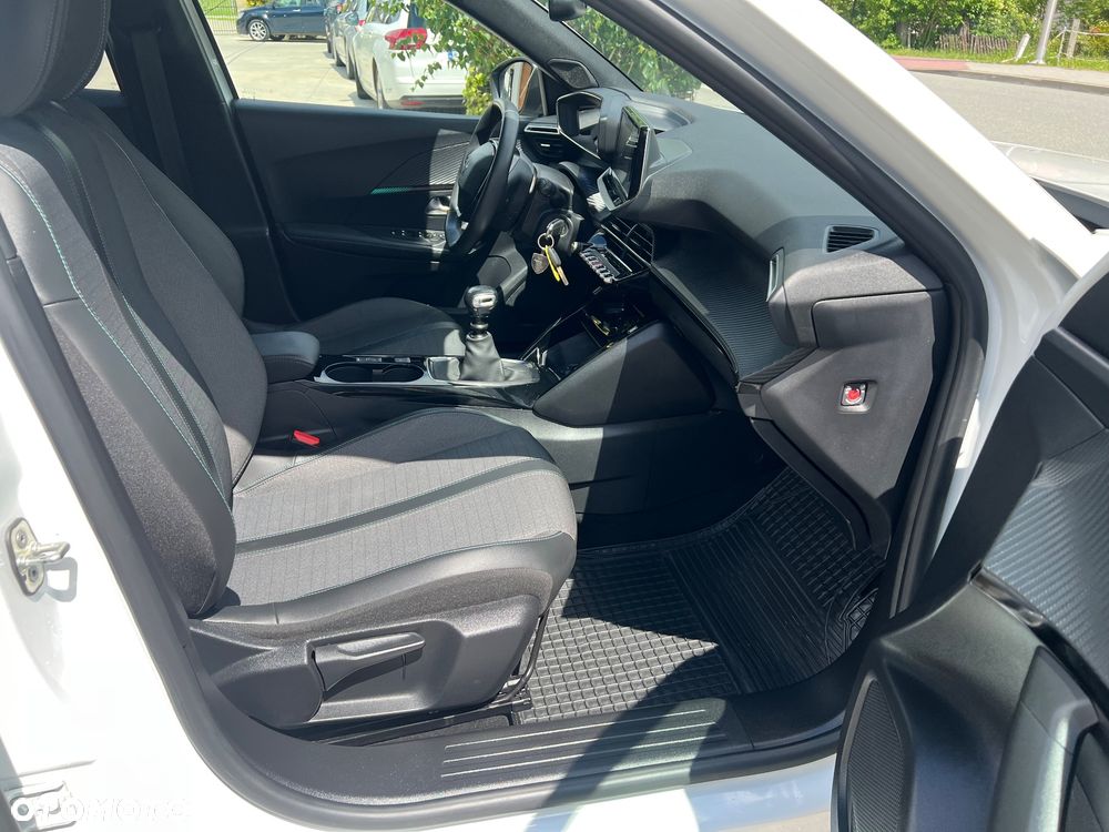 Peugeot 2008 PureTech 130 Allure - 32