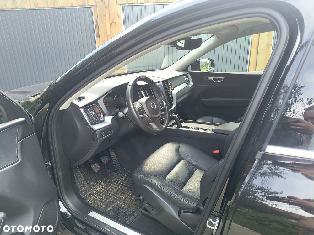 Volvo XC 60 D3 Momentum - 4