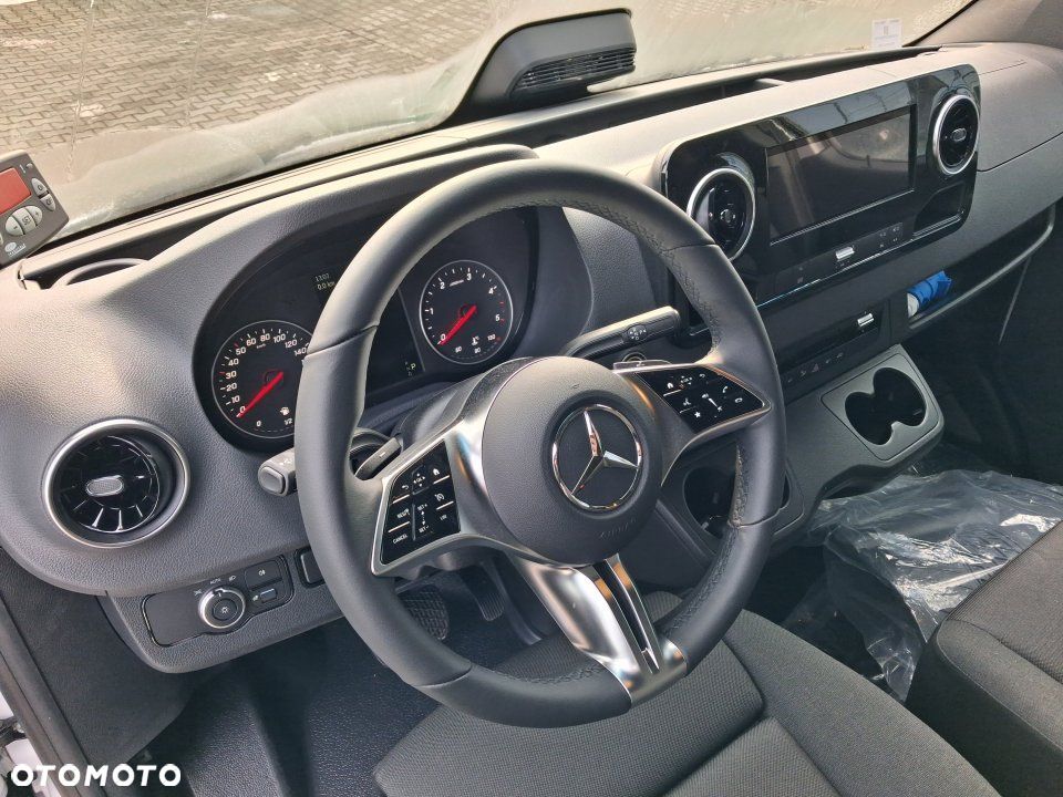 Mercedes-Benz Sprinter - 7
