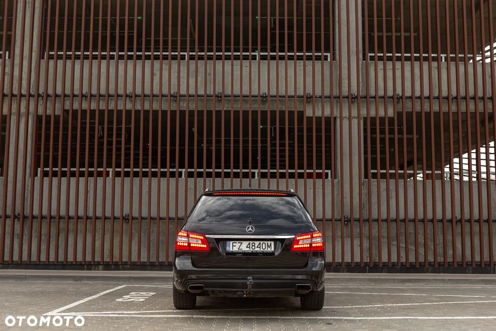 Mercedes-Benz Klasa E 350 CGI BlueEFFICIENCY 7G-TRONIC Avantgarde - 16