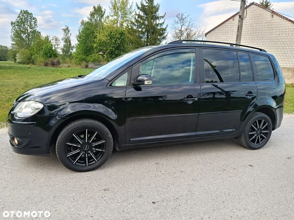 Volkswagen Touran 1.9 TDI DPF Highline - 4