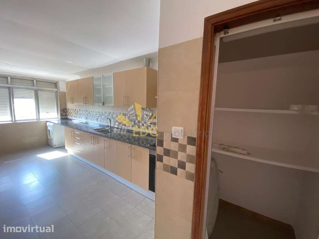 Apartamento T4 em Zona Tranquila de Odivelas| Perto do Centro de Sa... - Grande imagem: 5/34