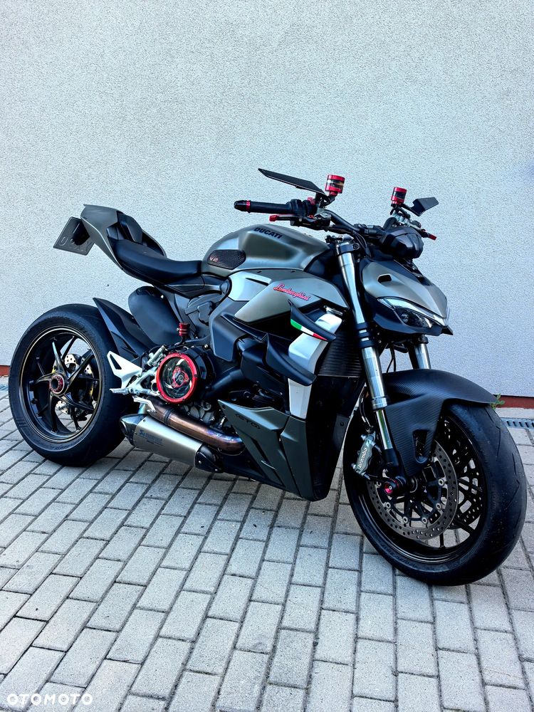 Ducati Streetfighter V2 - 1