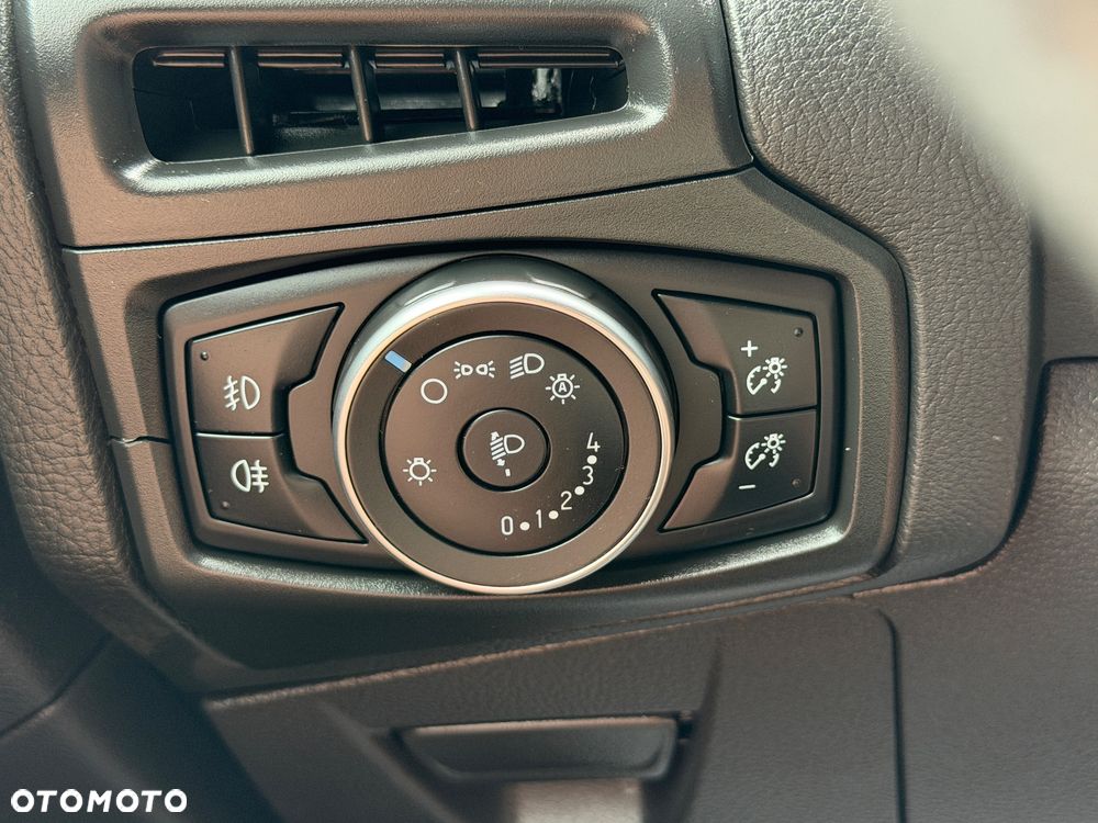 Ford Focus 1.0 EcoBoost Trend - 26