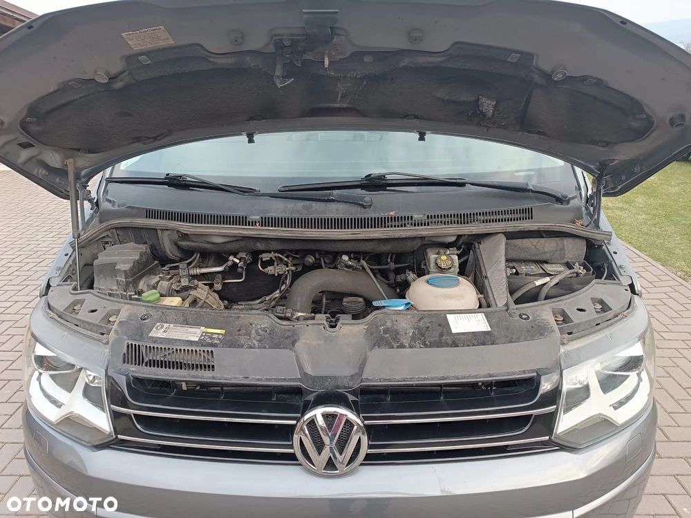 Volkswagen Multivan - 12
