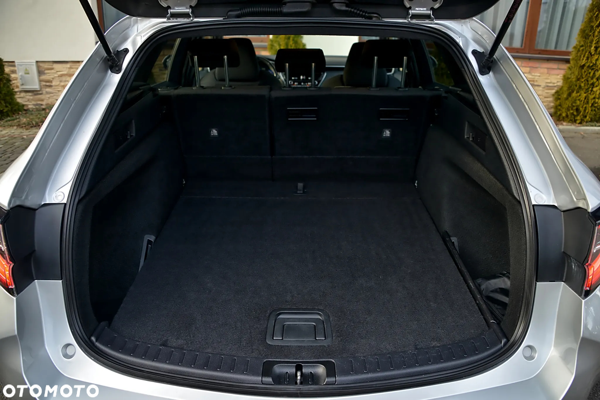 Toyota Corolla 1.8 Hybrid Touring Sports - 38