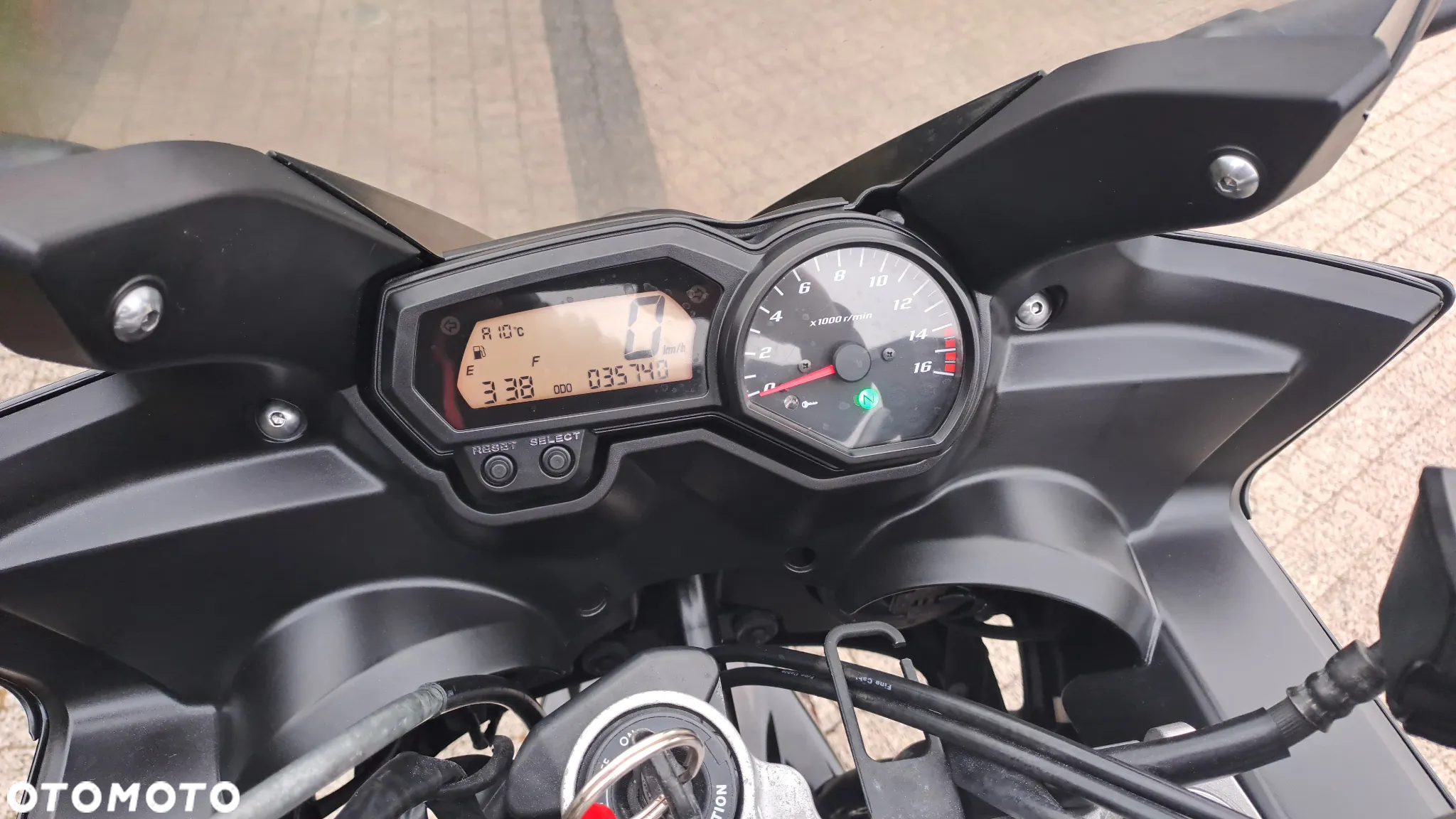 Yamaha FZ - 27