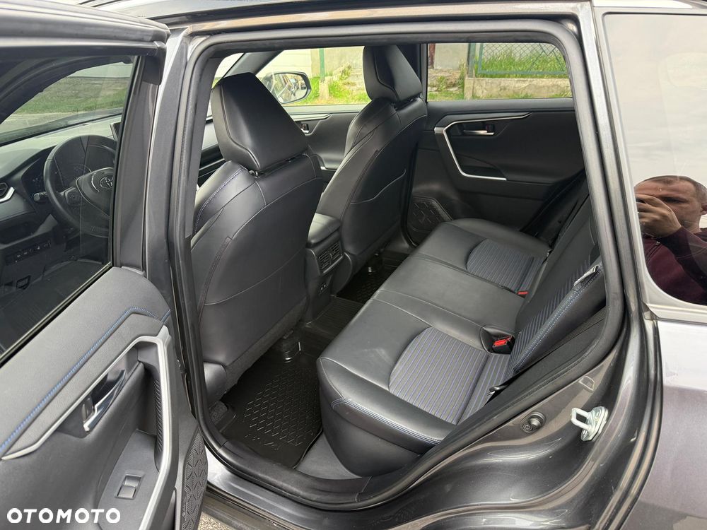 Toyota RAV4 - 11