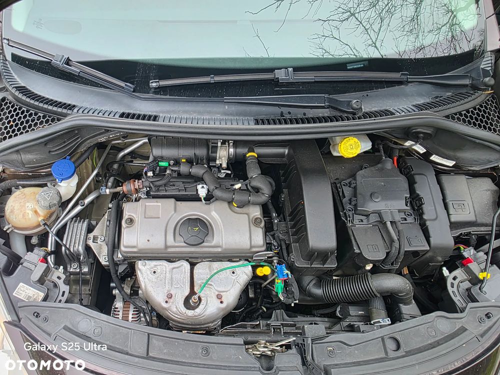 Peugeot 207 75 Urban Move - 17