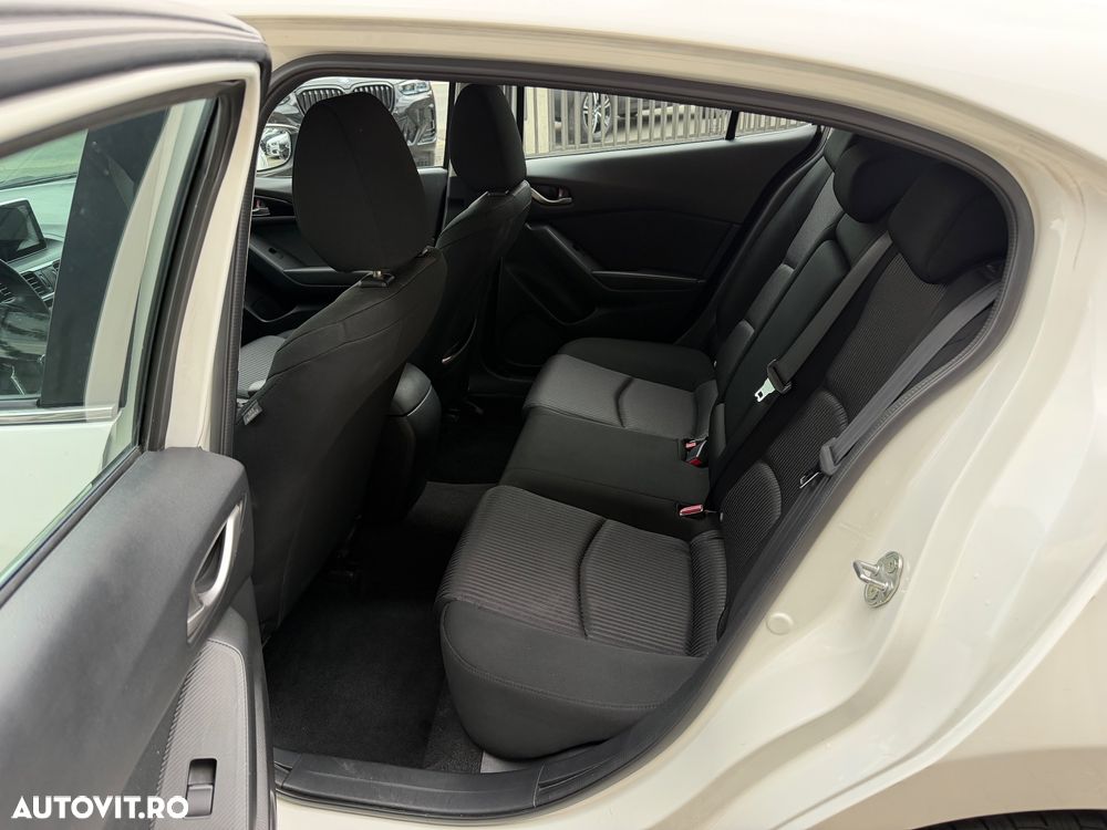 Mazda 3 - 16