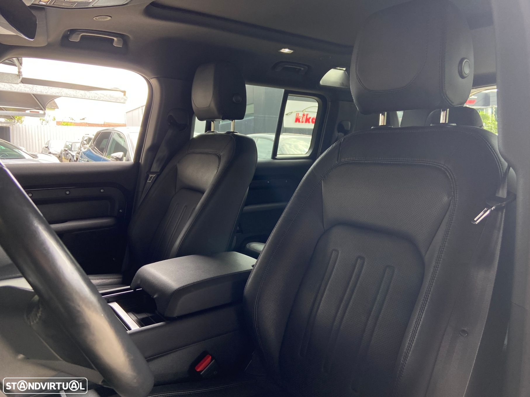 Land Rover Defender 2.0 P400e 110 AWD SE - 41