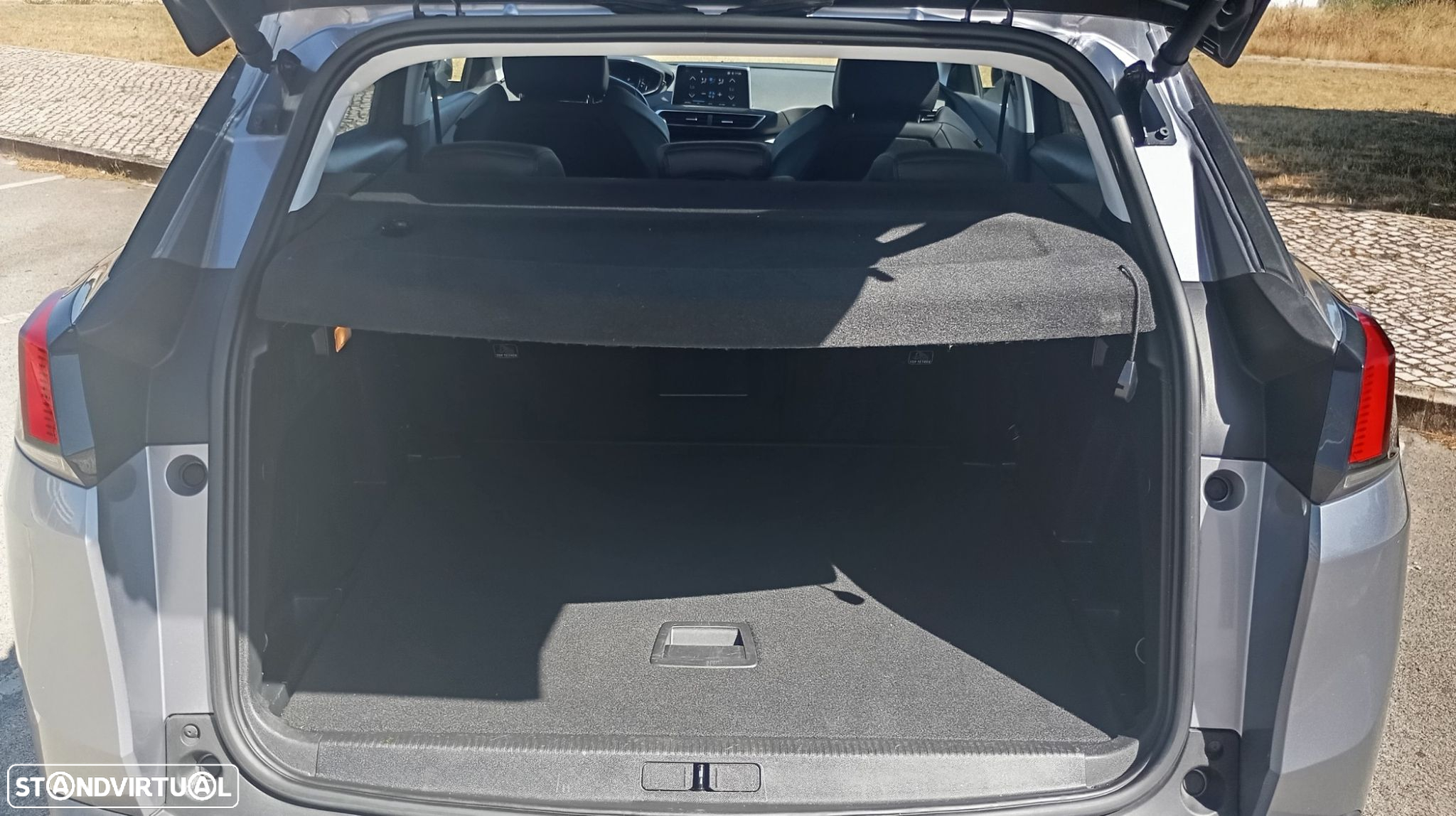 Peugeot 3008 PureTech 130 Stop & Start GPF EAT8 Allure Business-Pack - 40