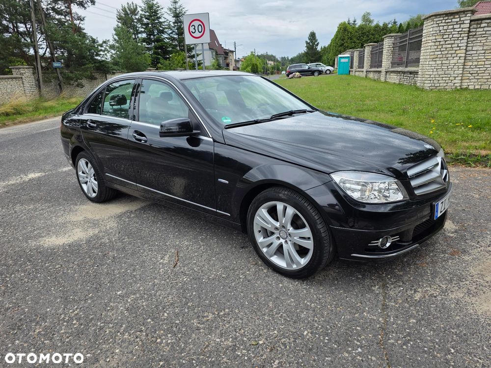 Mercedes-Benz Klasa C 180 CGI Automatik BlueEFFICIENCY Avantgarde - 18