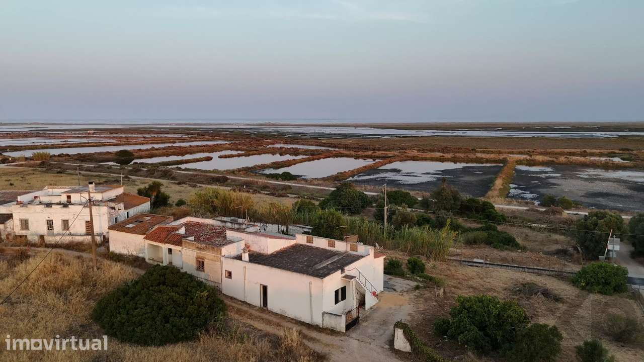 Moradia para Recuperar na Primeira Linha da Ria Formosa - Grande imagem: 3/8